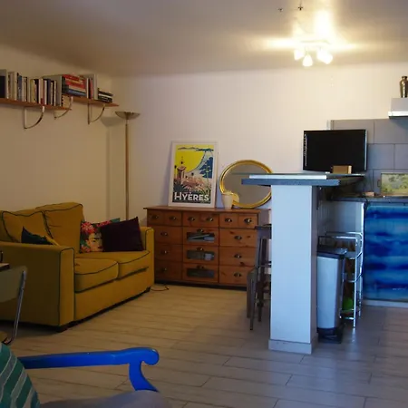 Un Jardin Près De La Appartamento Hyères